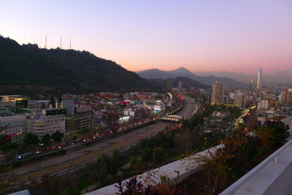 Chilean Suites Providencia サンティアゴ エクステリア 写真